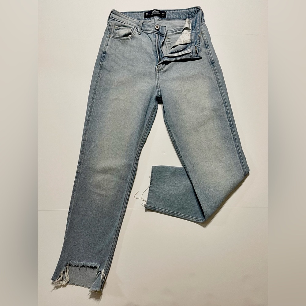 Holister, Ultra High-Rise Mom Jean, W26 L27